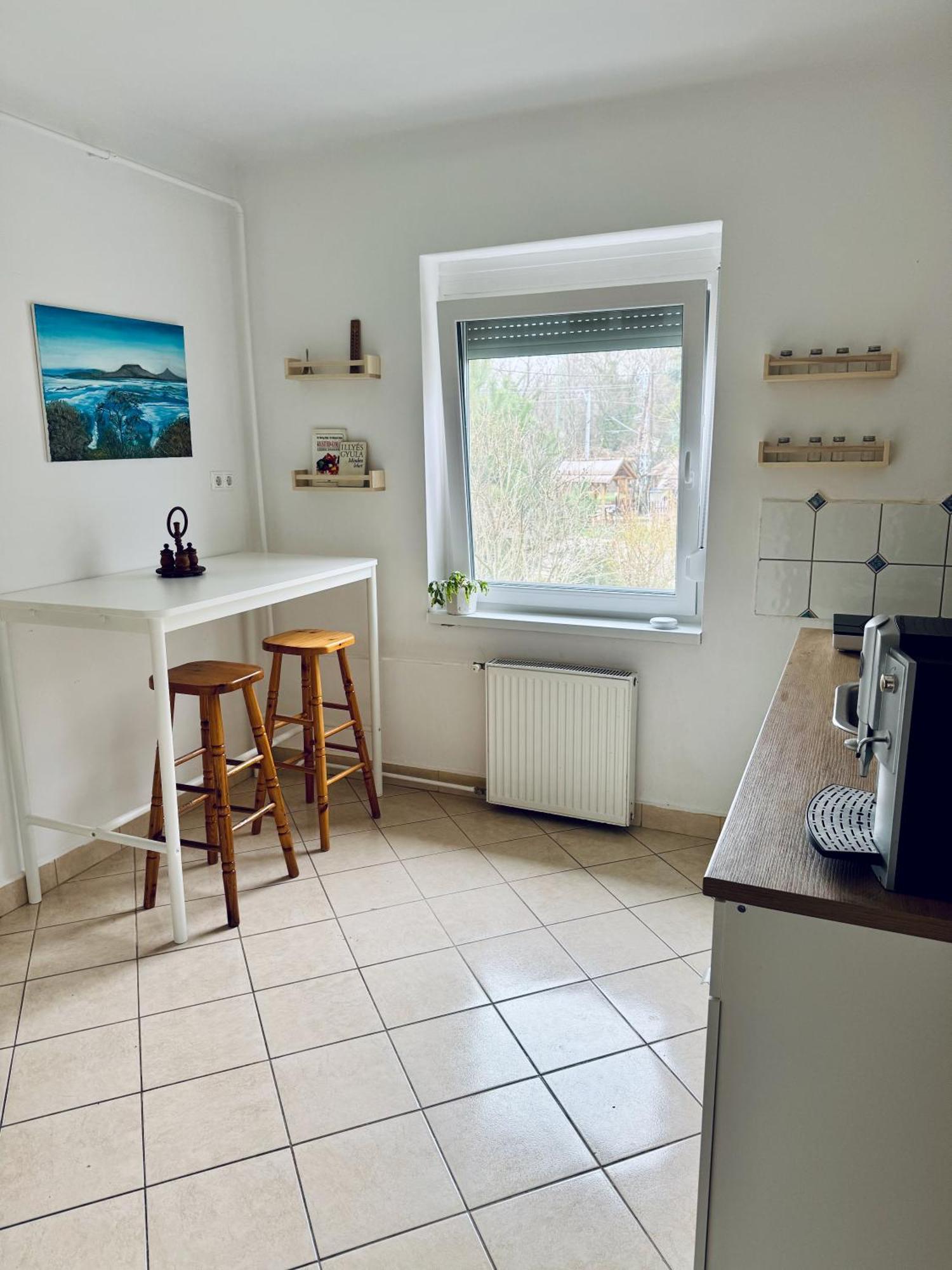 Csodakertes kisház Balatonfűzfőn Esterno foto